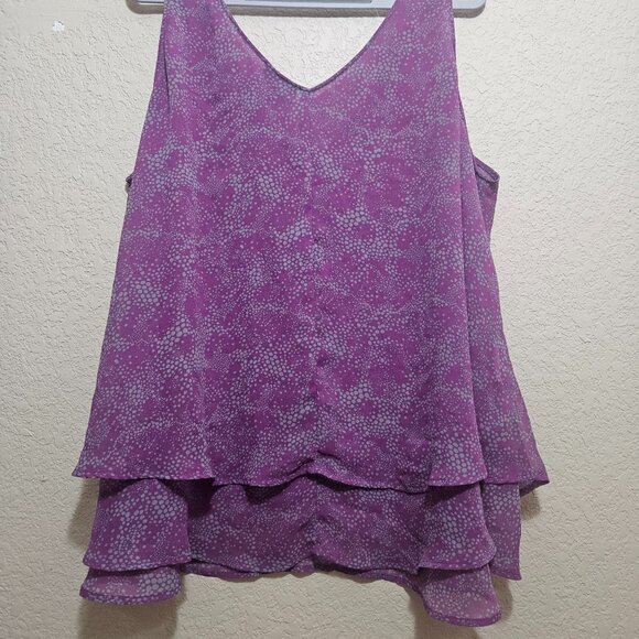 Fluttery Tanktop - Picture 1 of 7